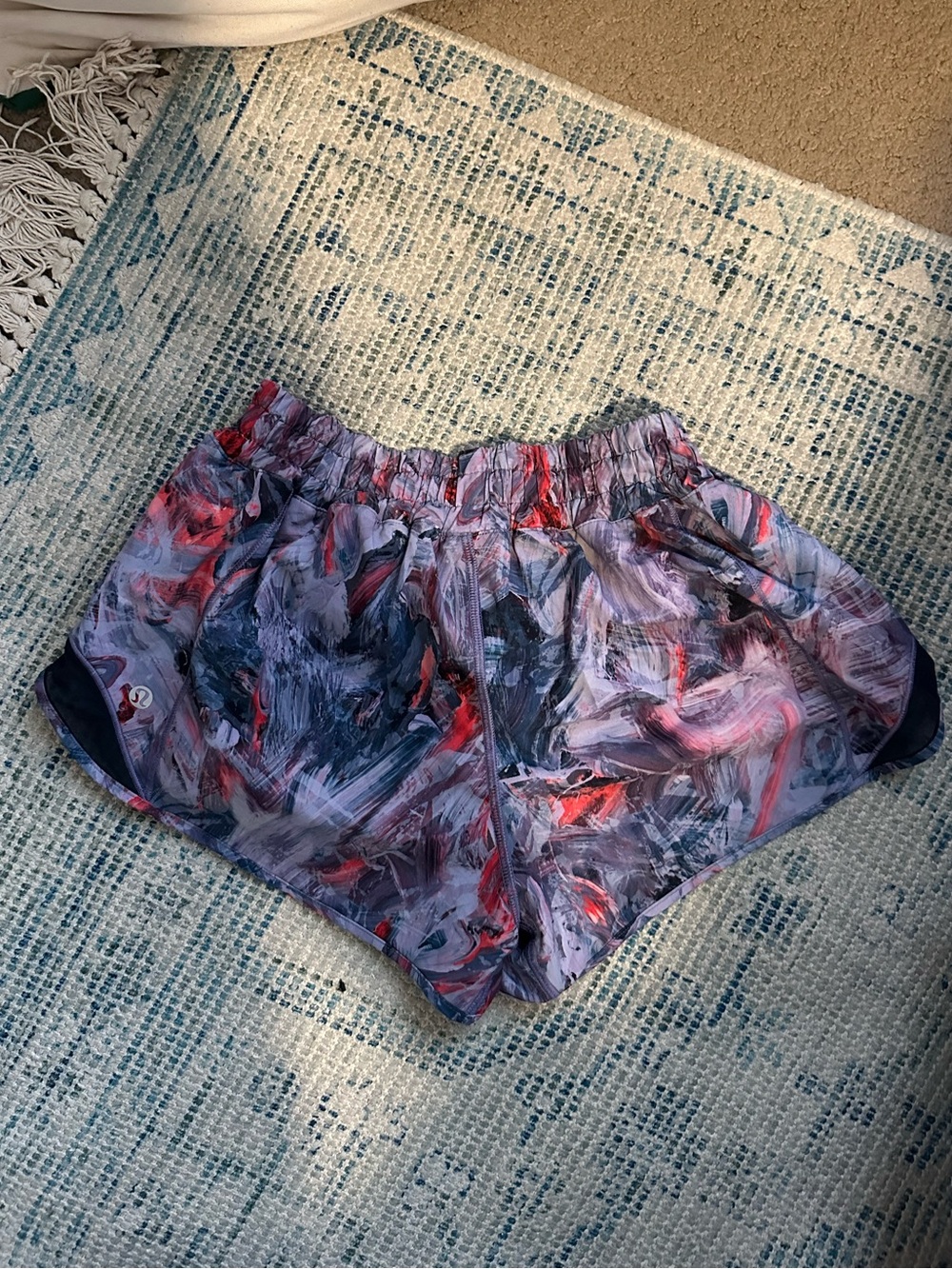 Lululemon Patterned Hotty-Hot shorts 2.5", size 4 *discontinued color*